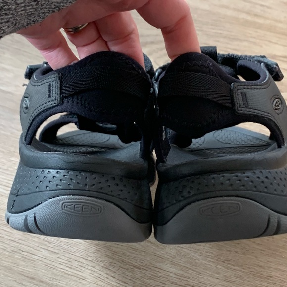 Keen Astoria West Womens Black Open Toe Outdoor Sandals Size 8 1024868 Straps - Picture 3 of 7